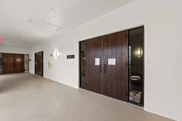 $299,900 | 900 Southeast Ocean Boulevard, Unit 202B, Stuart, FL 34994