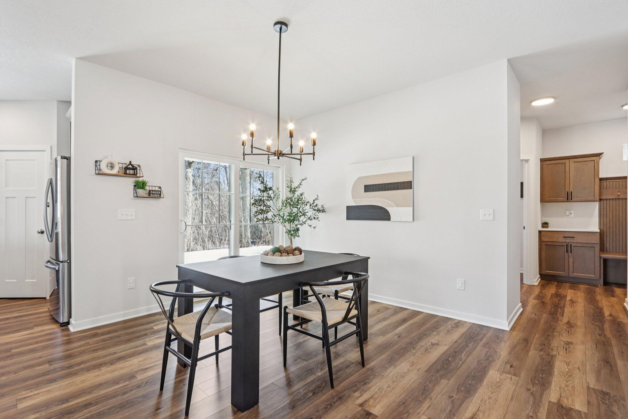 532 Wild Oak Road Hartland, WI 53029 - Photo 9 of 48 Dining Room