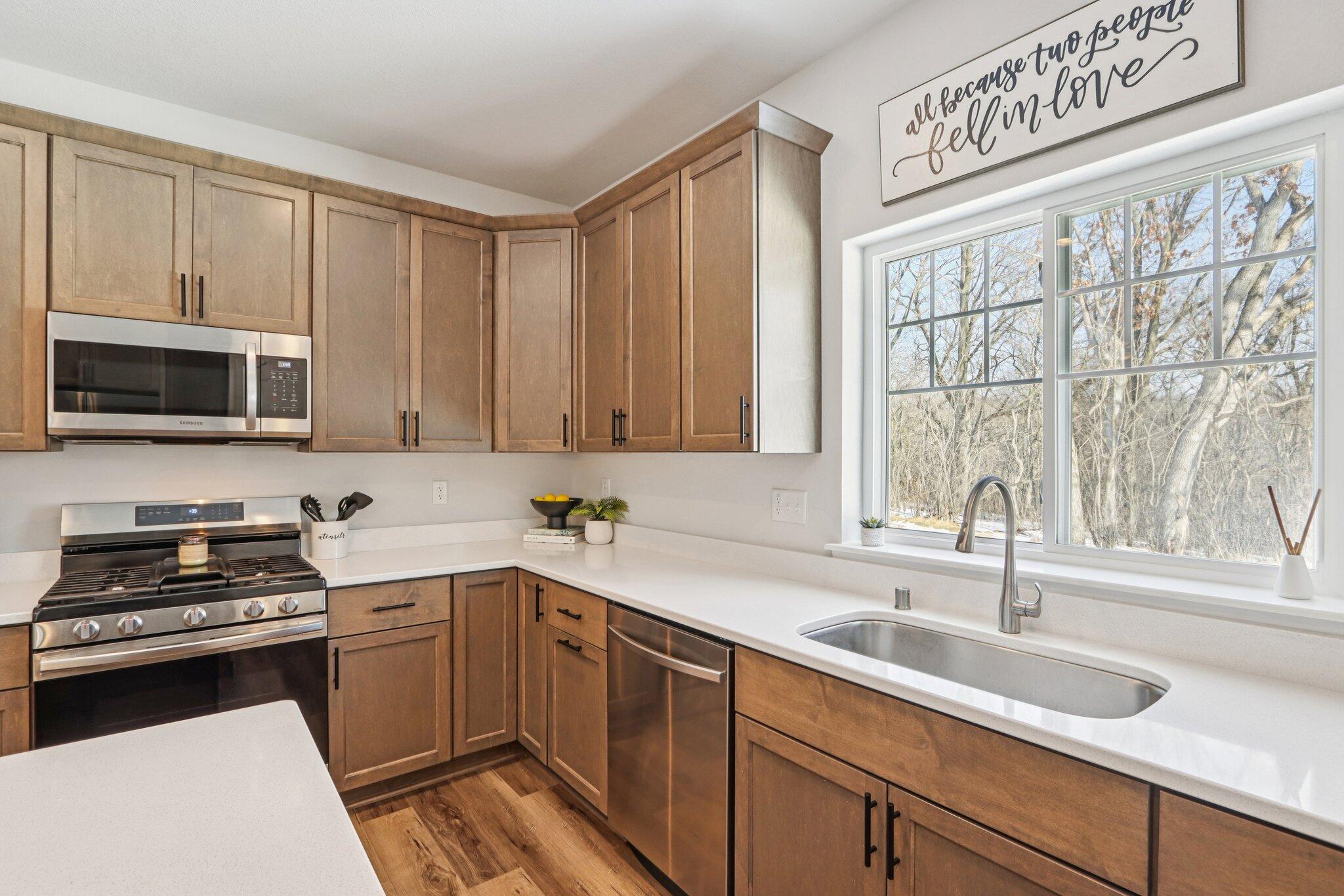 532 Wild Oak Road Hartland, WI 53029 - Photo 12 of 48 Kitchen