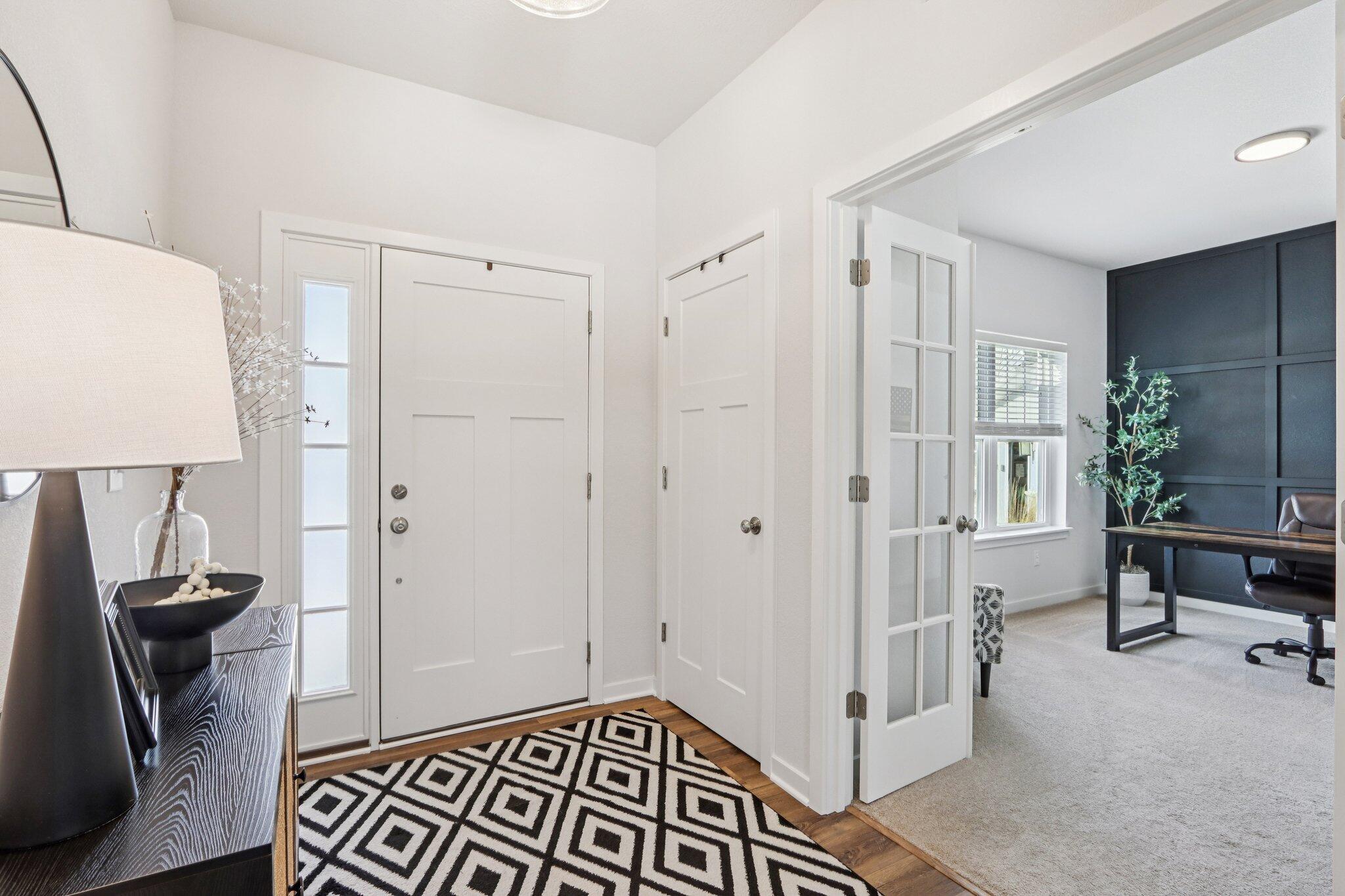 532 Wild Oak Road Hartland, WI 53029 - Photo 16 of 48 Front Foyer