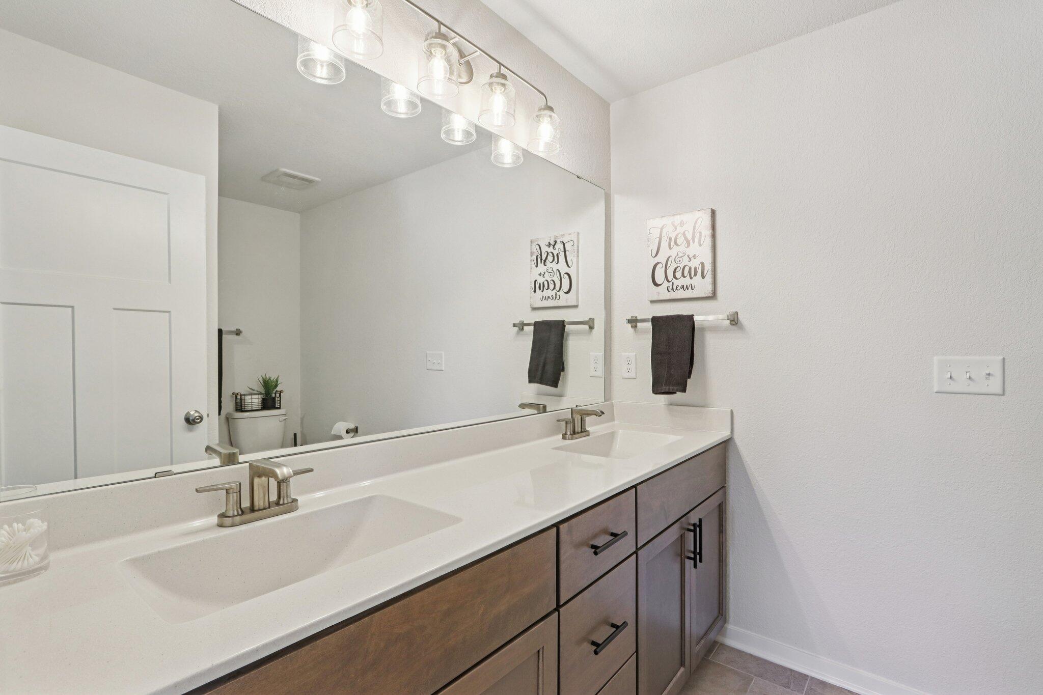 532 Wild Oak Road Hartland, WI 53029 - Photo 22 of 48 Dual Sinks