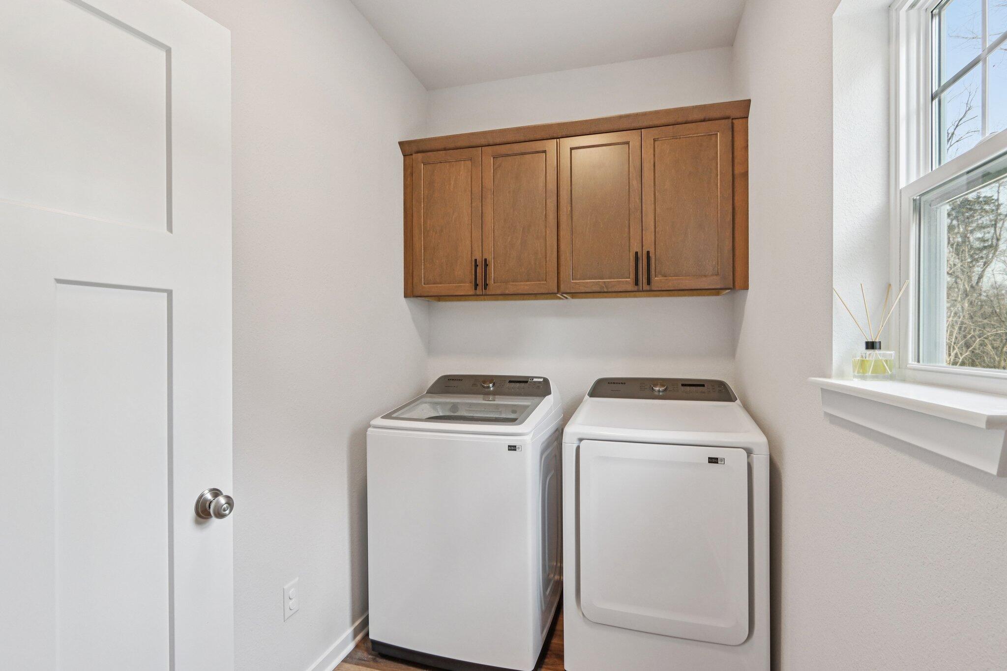 532 Wild Oak Road Hartland, WI 53029 - Photo 40 of 48 Main Floor Laundry Room