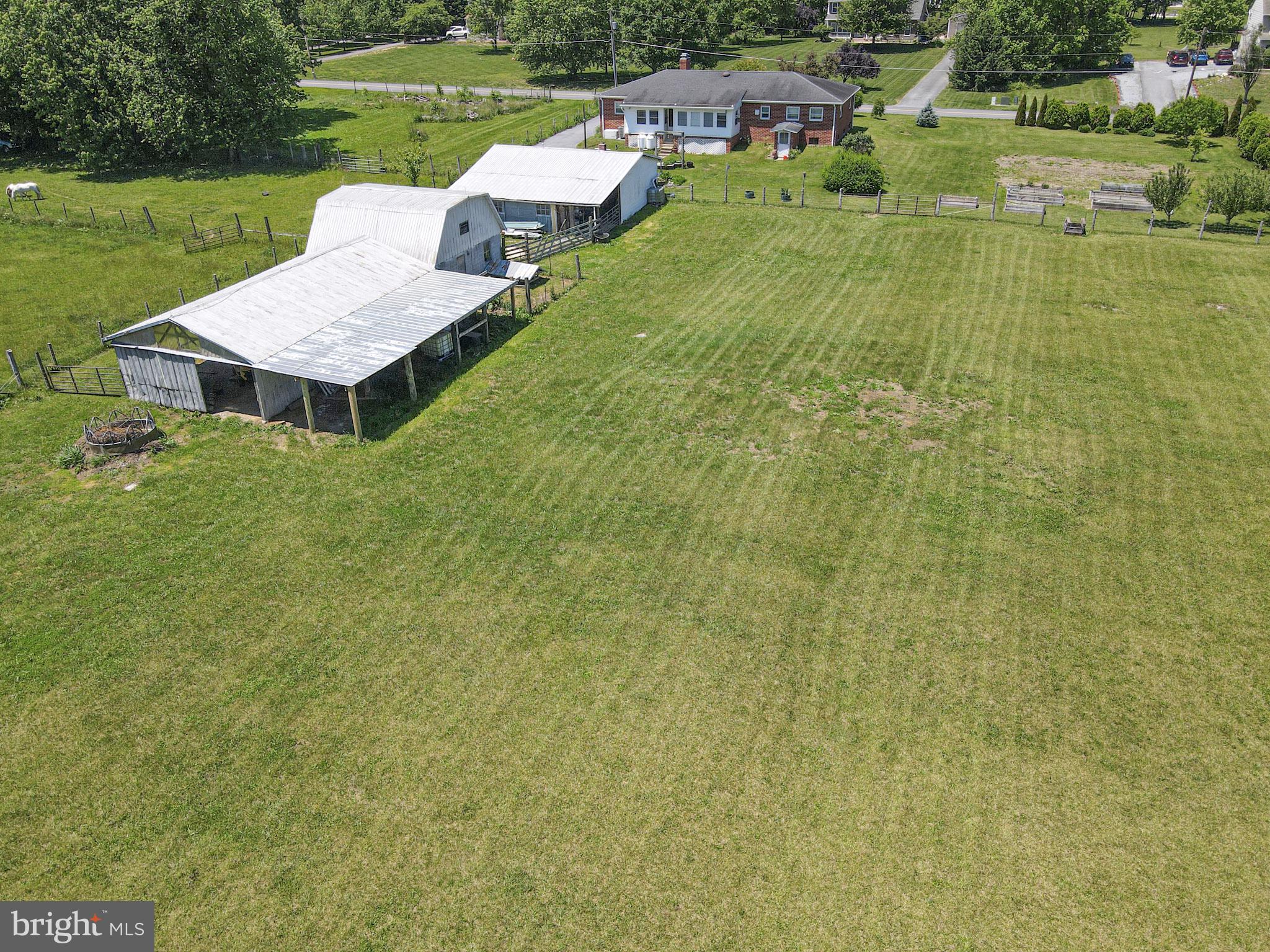 894 Files Cross Road Martinsburg, WV 25404 - Photo 34 of 40