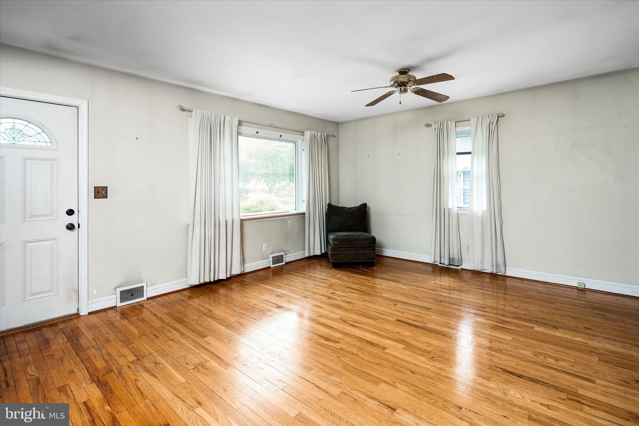 55 Gedney Road Lawrence Township, NJ 08648 - Photo 4 of 27 Gallery Image 4