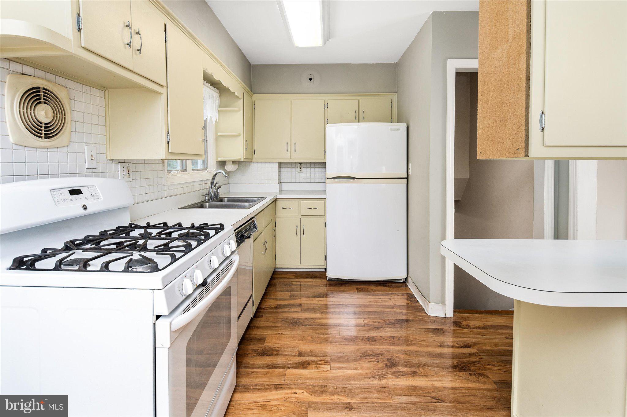55 Gedney Road Lawrence Township, NJ 08648 - Photo 8 of 27 Gallery Image 8
