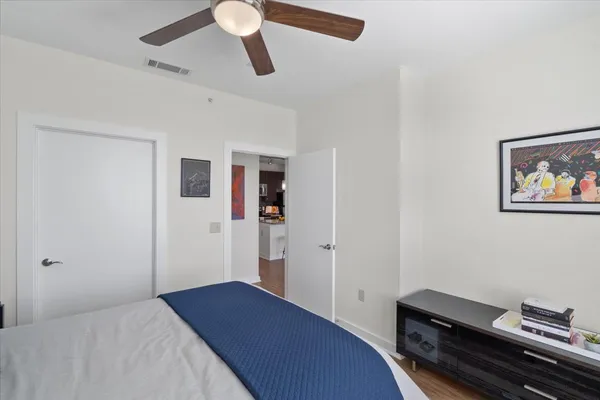 $2,400 | 1900 Barton Springs Road, Unit 5001, Austin, TX 78704