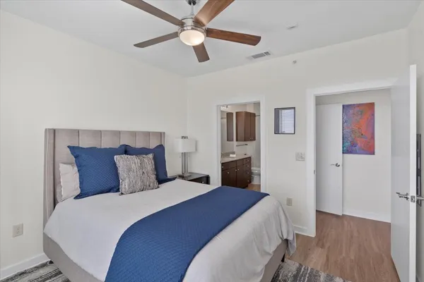 $2,400 | 1900 Barton Springs Road, Unit 5001, Austin, TX 78704