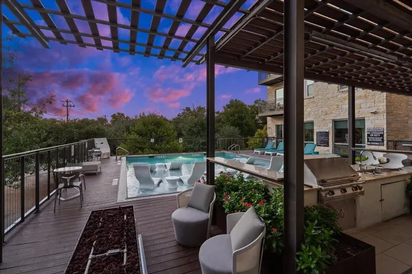 $2,400 | 1900 Barton Springs Road, Unit 5001, Austin, TX 78704