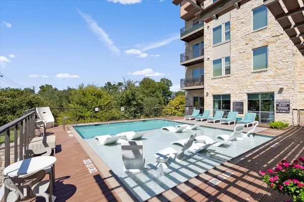 $2,400 | 1900 Barton Springs Road, Unit 5001, Austin, TX 78704