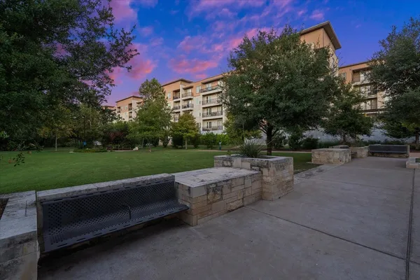 $2,400 | 1900 Barton Springs Road, Unit 5001, Austin, TX 78704