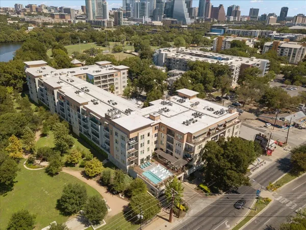 $2,400 | 1900 Barton Springs Road, Unit 5001, Austin, TX 78704