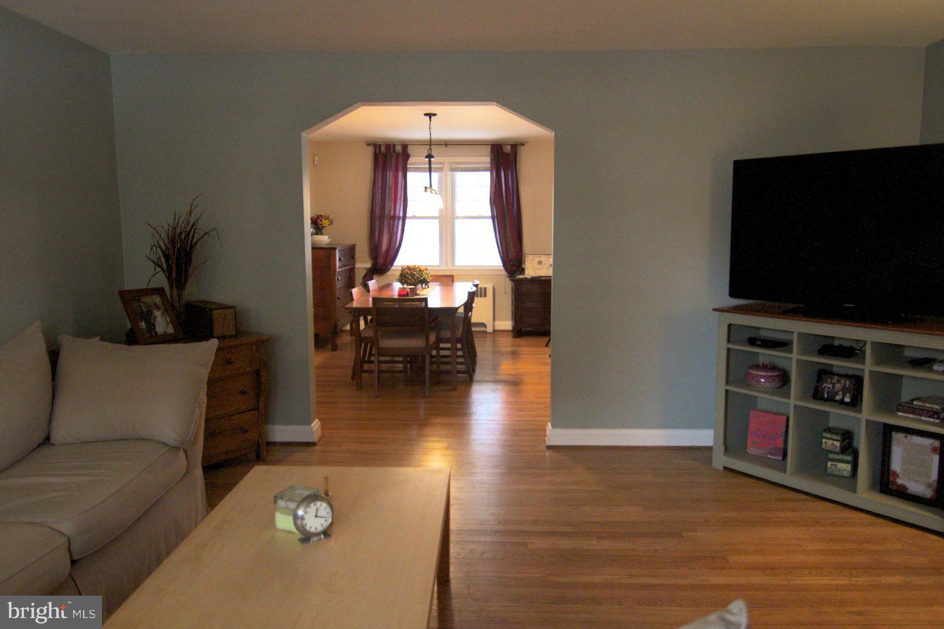 3805 Monterey Road Baltimore, MD 21218 - Photo 5 of 22 Living Room