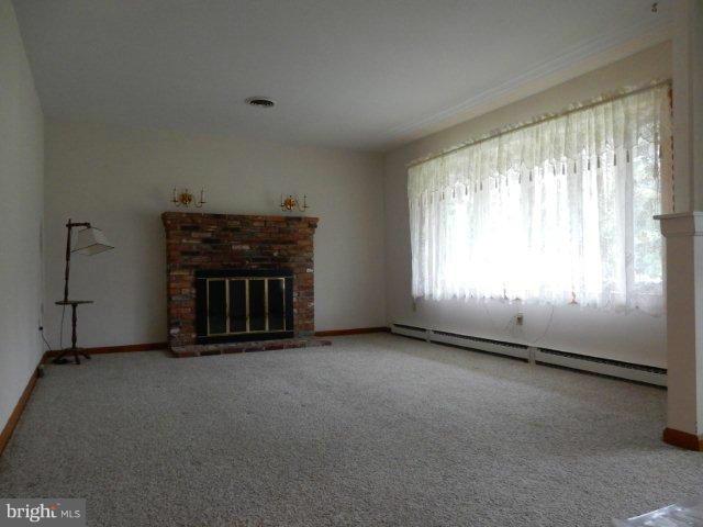 13534 Penn Shop Road Mount Airy, MD 21771 - Photo 12 of 30 Family Room