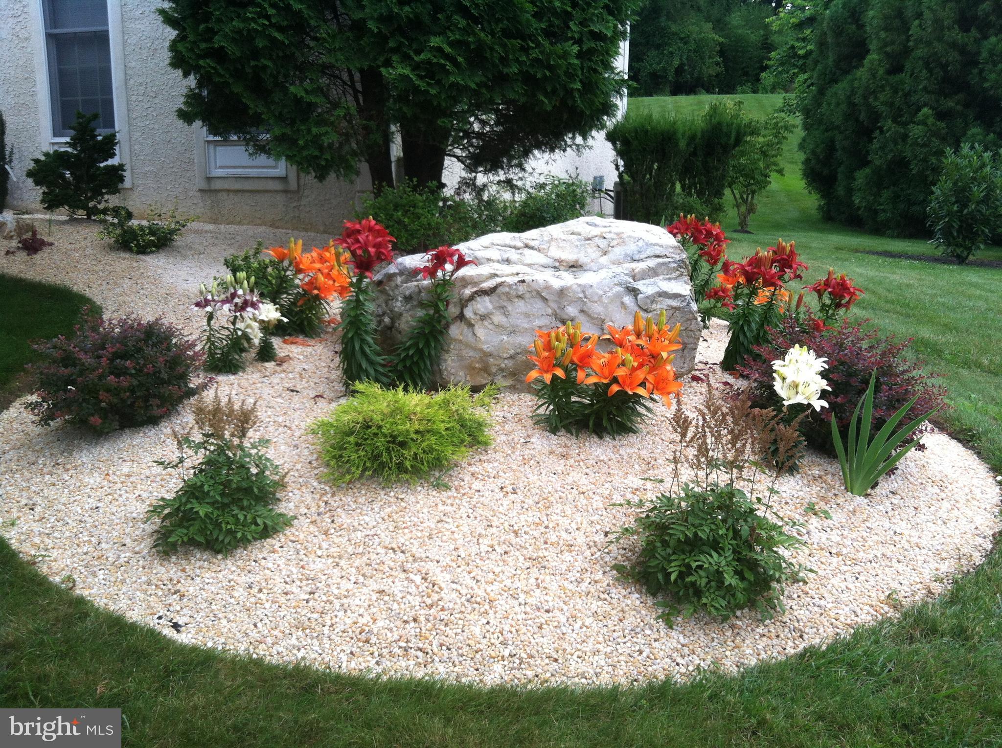 100 Parkview Circle Media, PA 19063 - Photo 18 of 63 Landscape in spring/summer