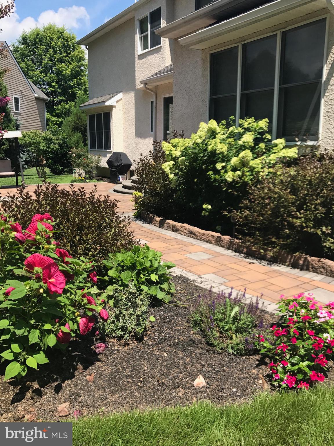 100 Parkview Circle Media, PA 19063 - Photo 57 of 63 Spring/Summer blooms