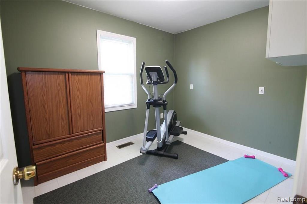 3913 Donley Avenue Rochester Hills, MI 48309 - Photo 24 of 30