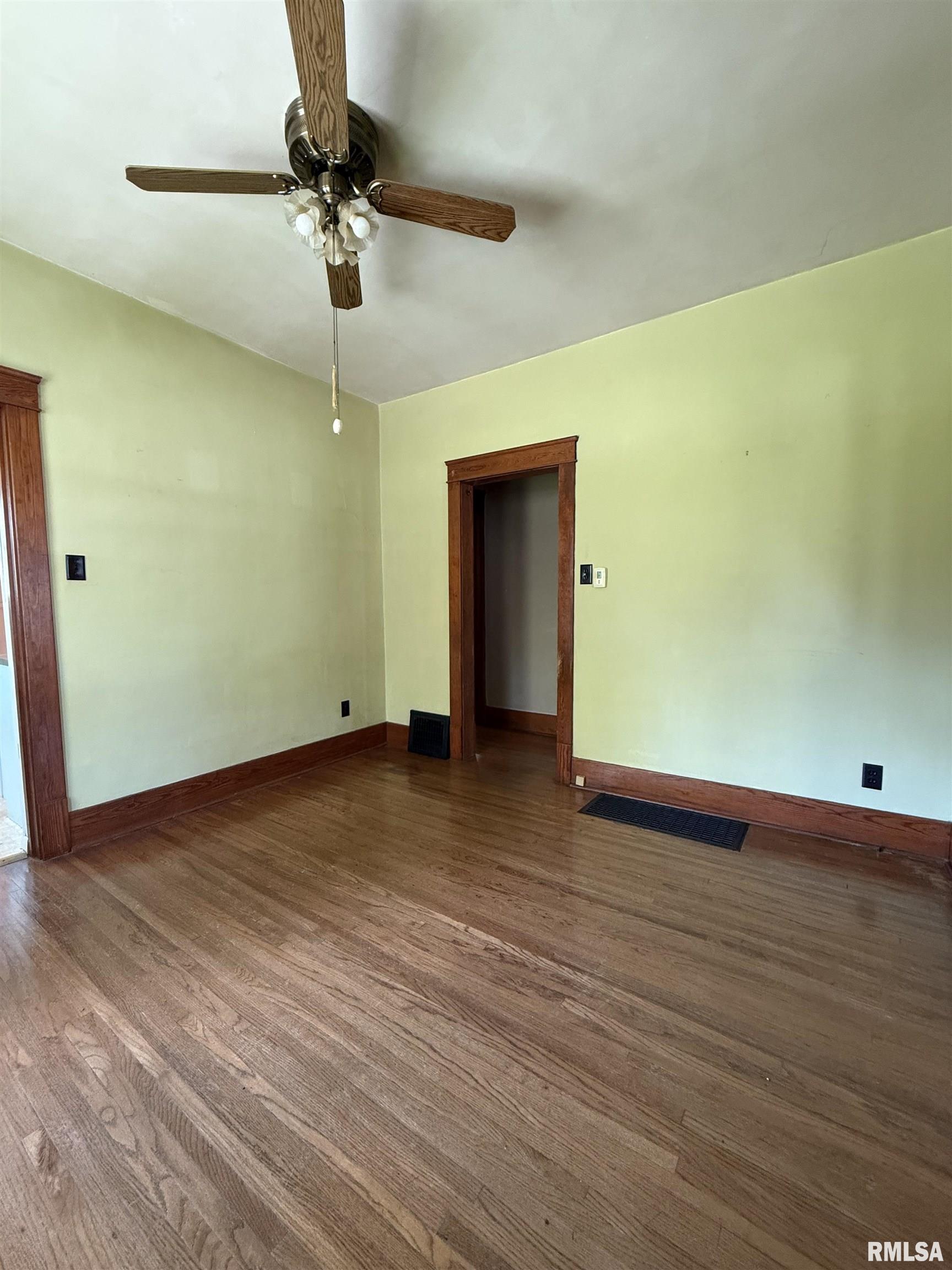 335 West Chase Street Macomb, IL 61455 - Photo 8 of 27
