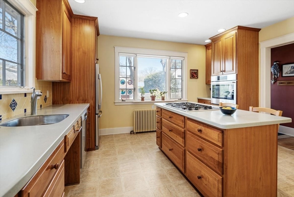 6 Briarfield Road Milton, MA 02186 - Photo 11 of 41 Gallery Image 11