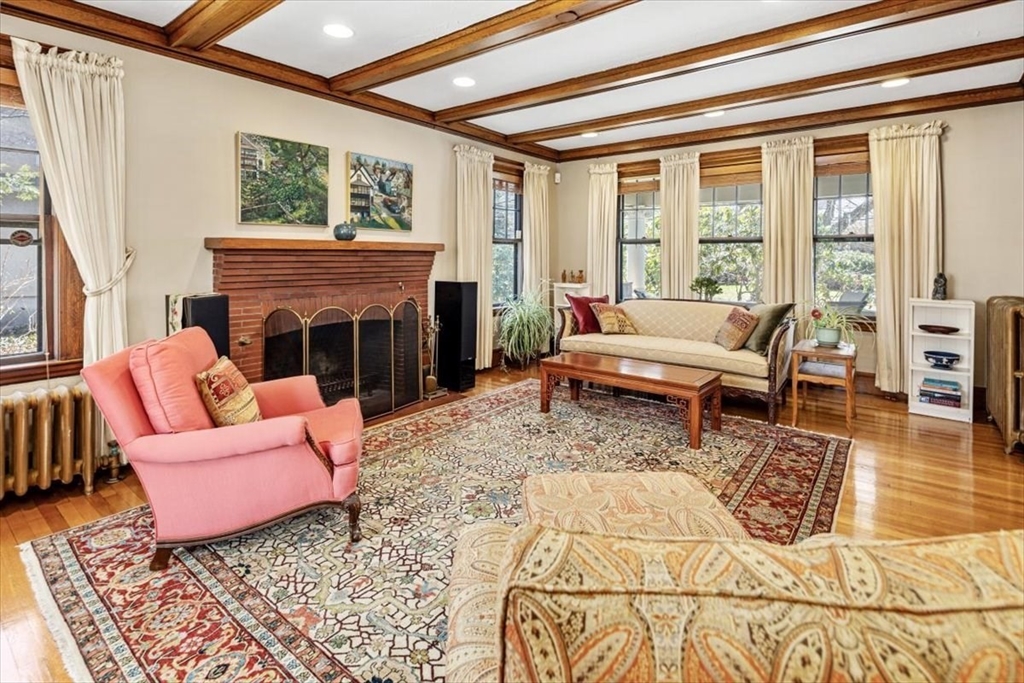 6 Briarfield Road Milton, MA 02186 - Photo 7 of 41 Gallery Image 7