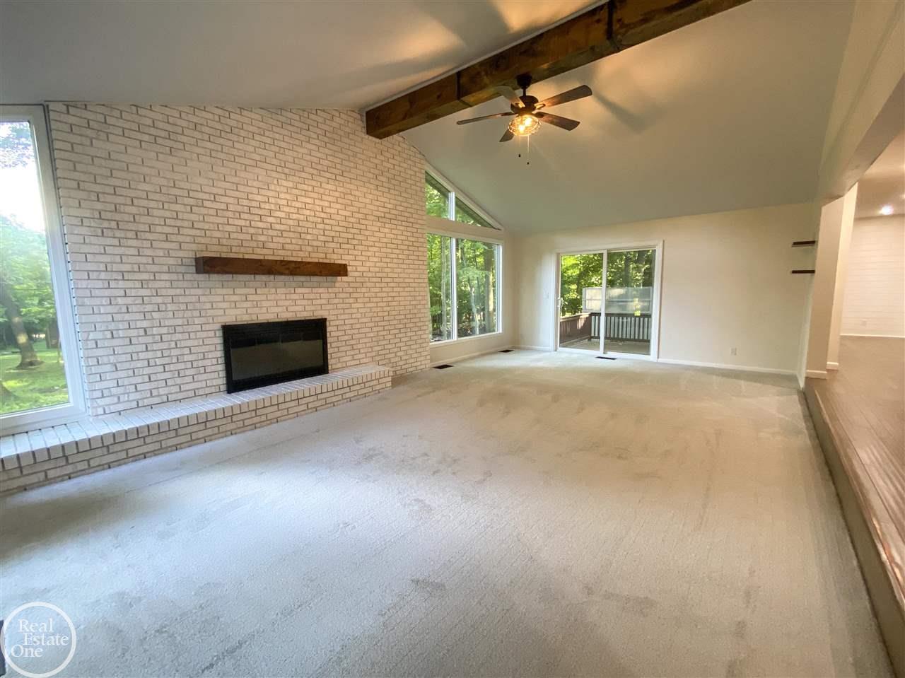 1501 Rochingham Drive Rochester, MI 48309 - Photo 19 of 59 50047101-18.JPG