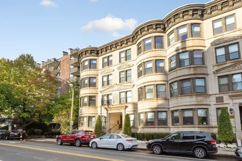 $3,000 | 5 Winchester Street, Unit 103, Brookline, MA 02446