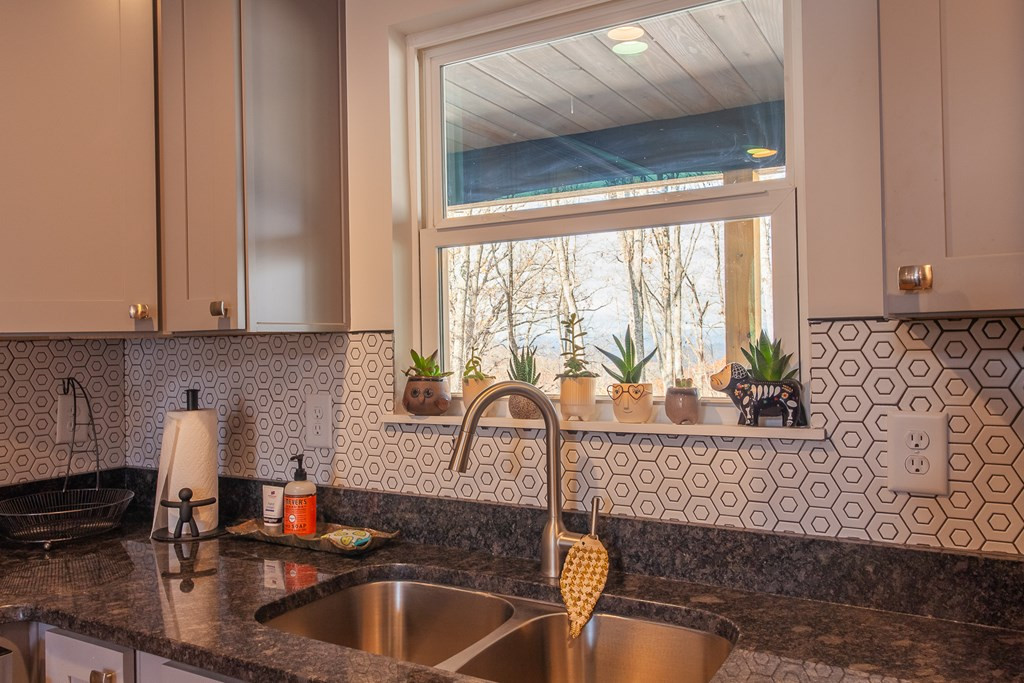 404 Caldwell Road Brasstown, NC 28902 - Photo 15 of 76 Gallery Image 15