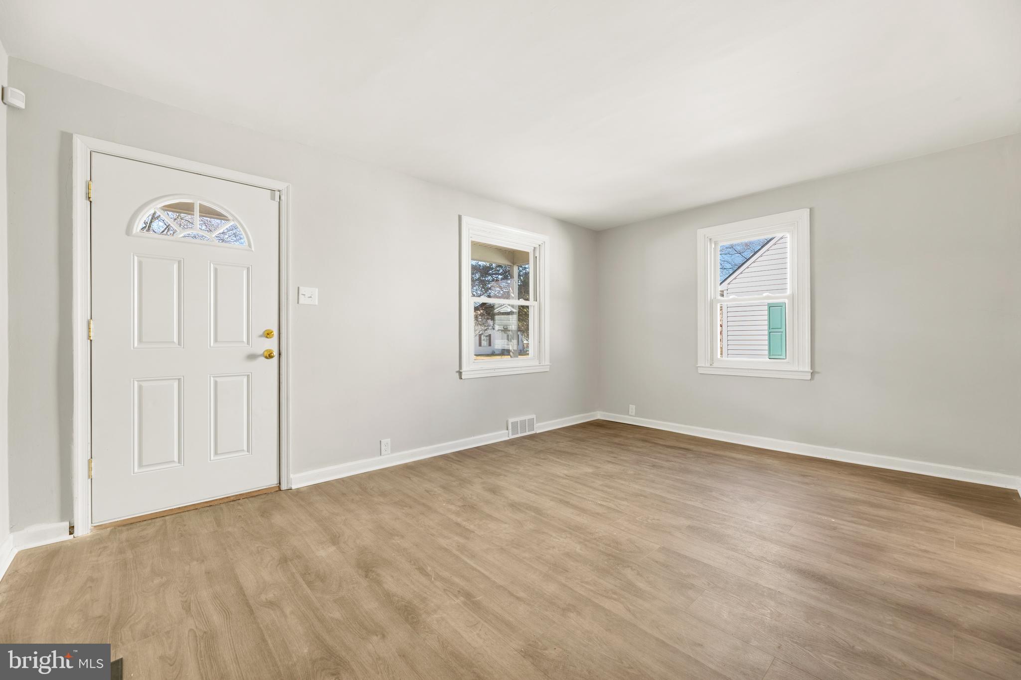 24 Edward Road Hatboro, PA 19040 - Photo 2 of 9