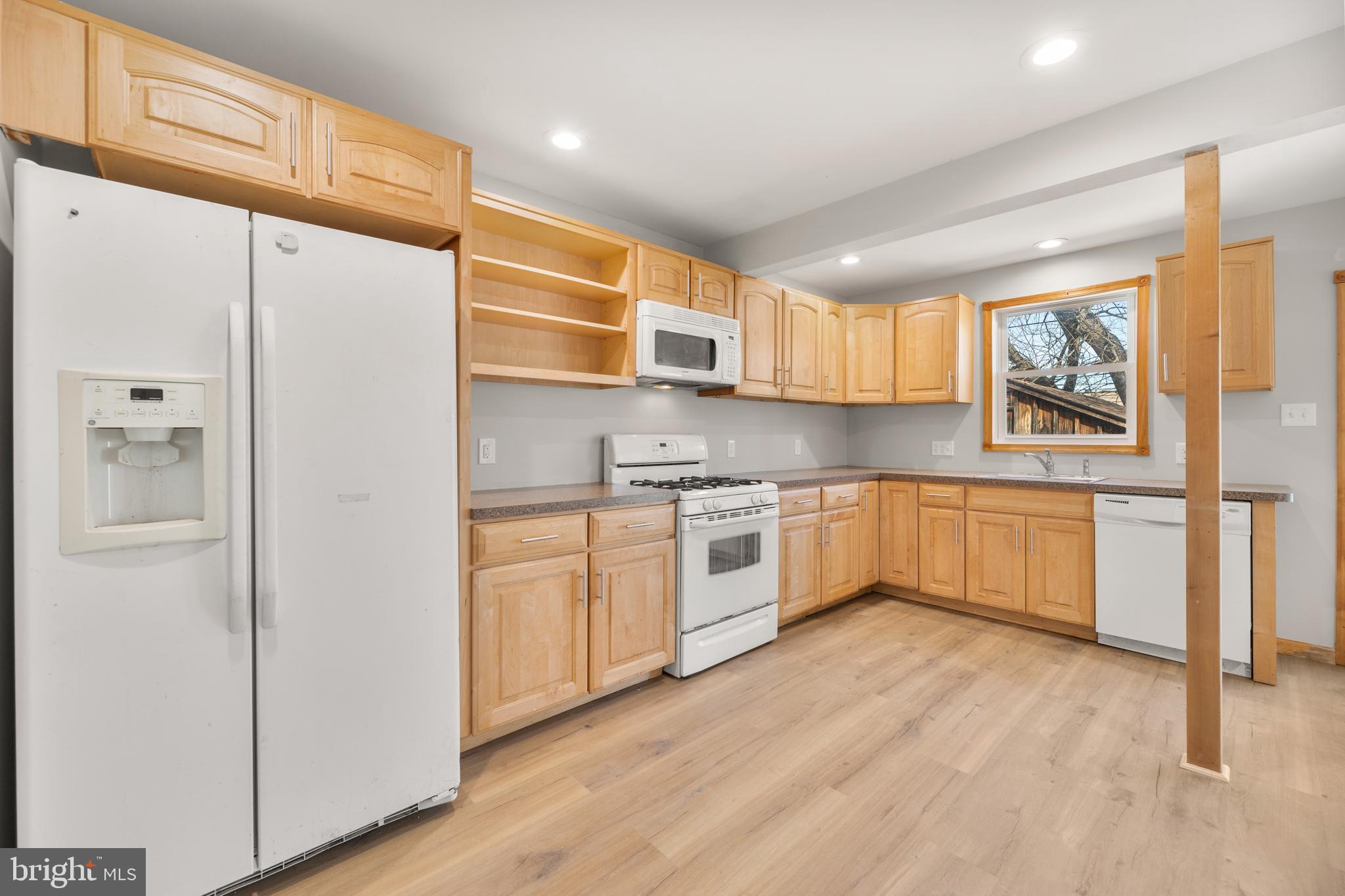 24 Edward Road Hatboro, PA 19040 - Photo 4 of 9