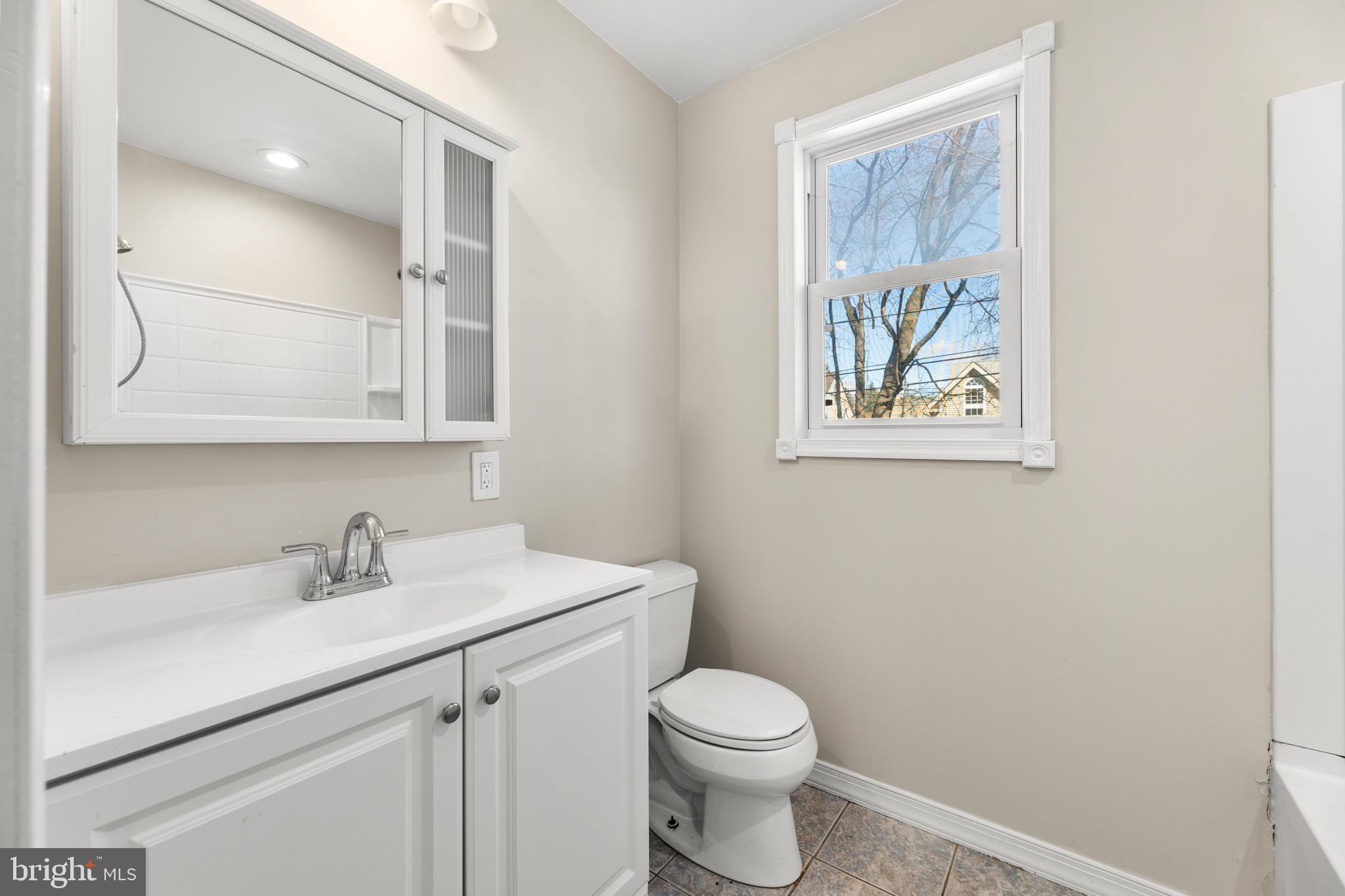 24 Edward Road Hatboro, PA 19040 - Photo 8 of 9