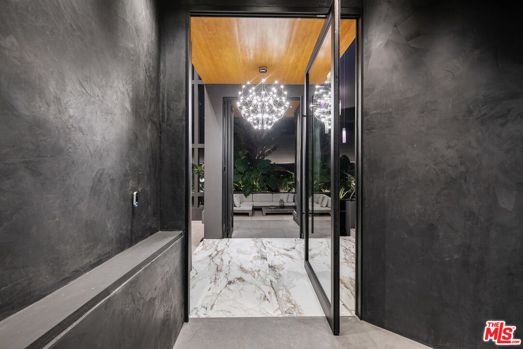 2001 Roscomare Road Los Angeles, CA 90077 - Photo 41 of 62