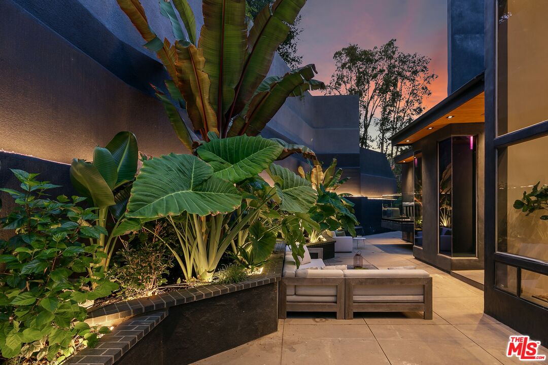 2001 Roscomare Road Los Angeles, CA 90077 - Photo 42 of 62