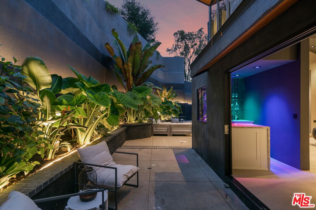 2001 Roscomare Road Los Angeles, CA 90077 - Photo 43 of 62 a house view with a seating space