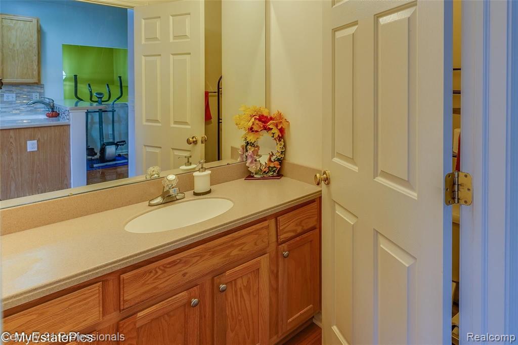 622 Cherry Orchard Road Canton, MI 48188 - Photo 6 of 40