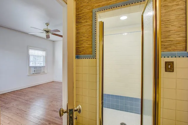 $2,900 | 2225 East Woodstock Place, Milwaukee, WI 53202