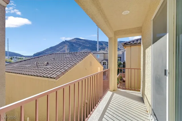 $1,995 | 10635 Seasonable Drive, Las Vegas, NV 89129