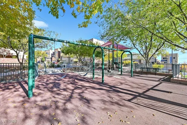 $1,995 | 10635 Seasonable Drive, Las Vegas, NV 89129