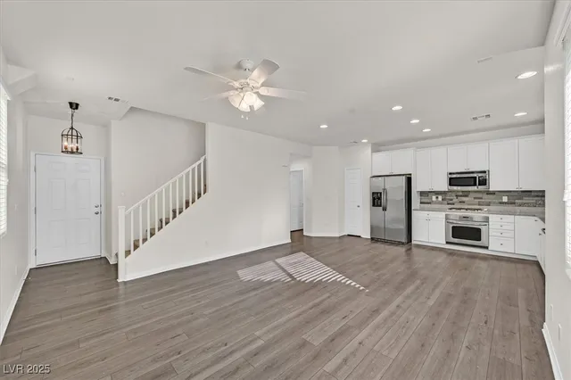 $1,995 | 10635 Seasonable Drive, Las Vegas, NV 89129