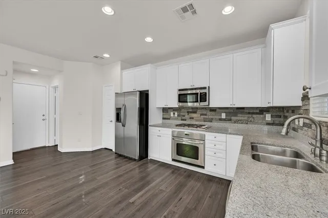 $1,995 | 10635 Seasonable Drive, Las Vegas, NV 89129