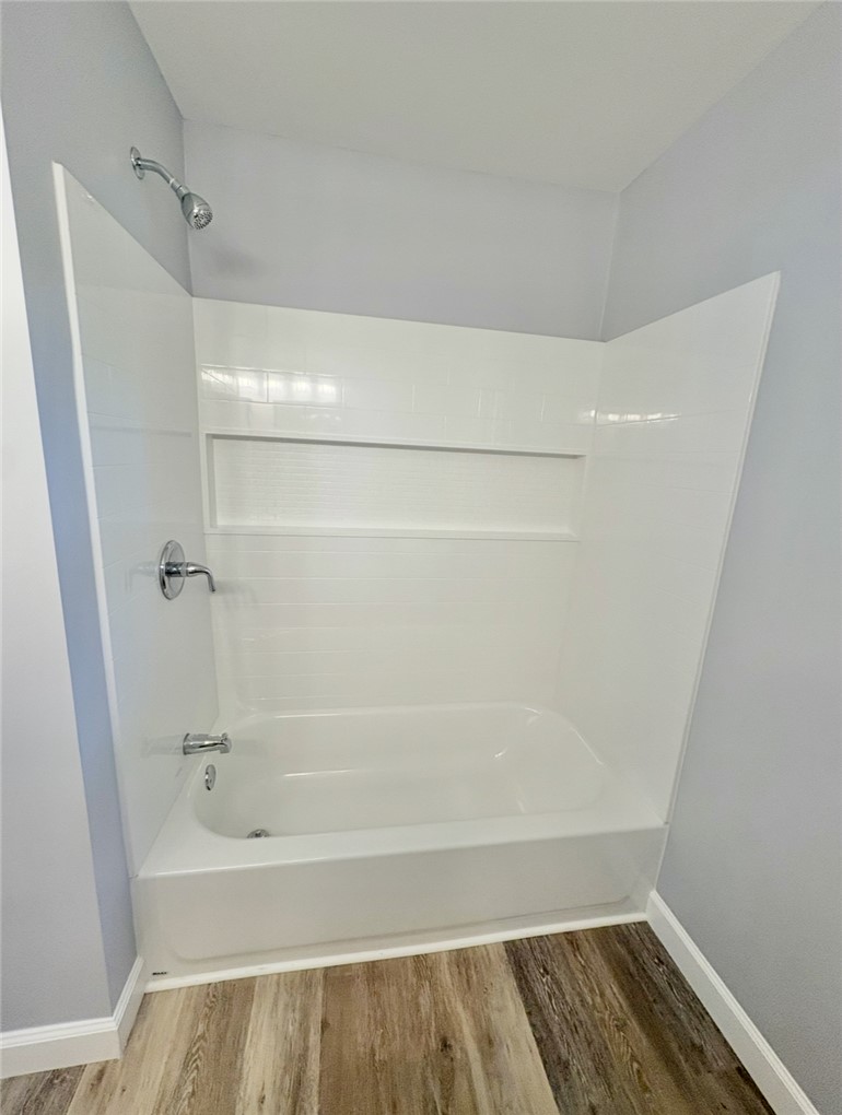 3022 Sunset Forest Road Anderson, SC 29626 - Photo 11 of 27 Guest bathtub