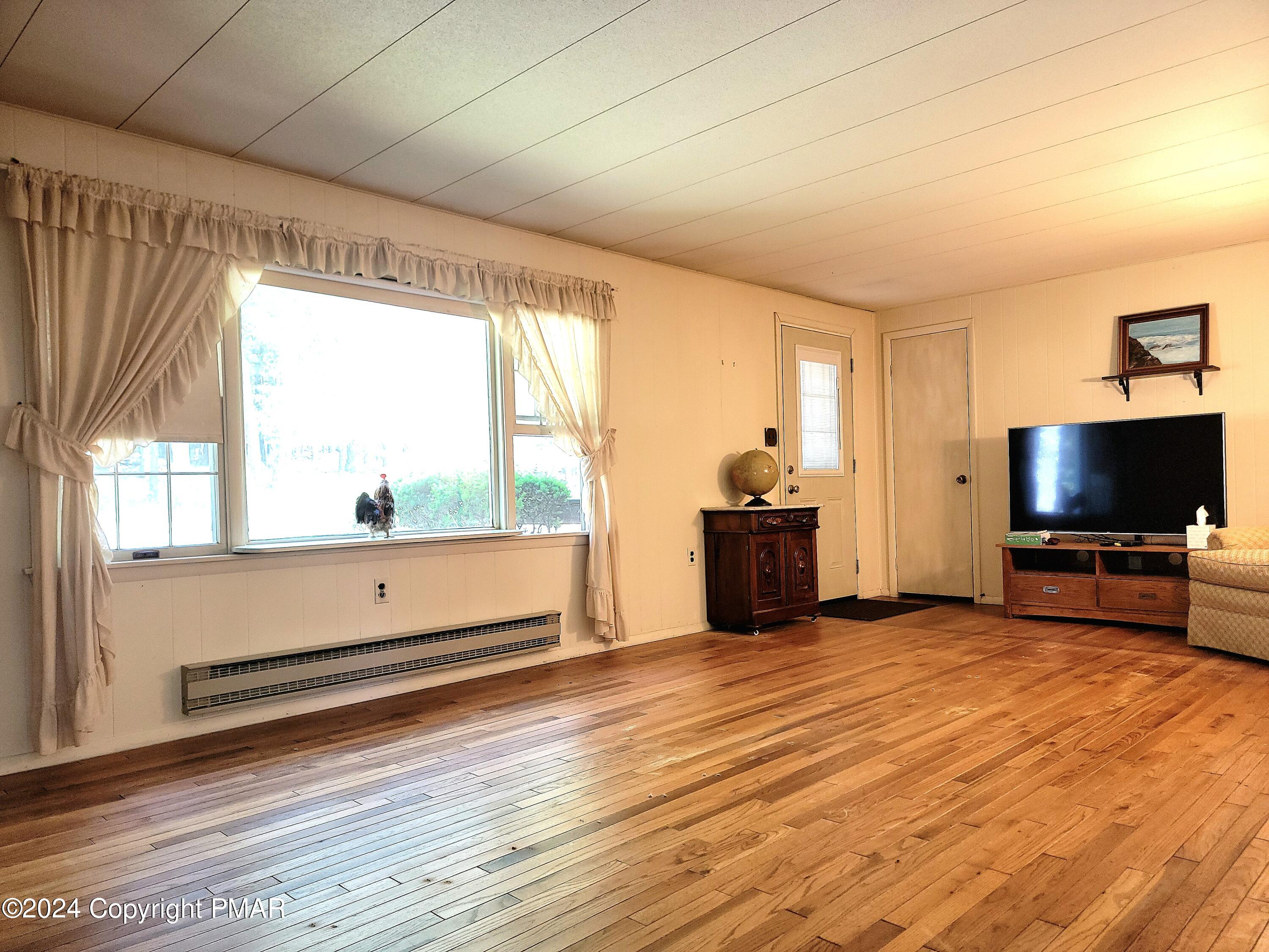 288 Five Springs Road Stroudsburg, PA 18360 - Photo 8 of 38 20240607_101647