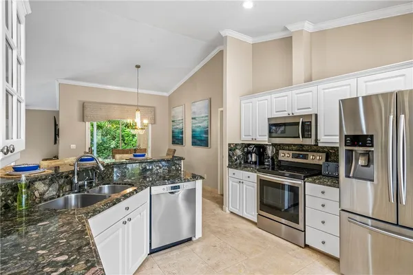 $2,850 | 2635 47th Avenue, Vero Beach, FL 32966