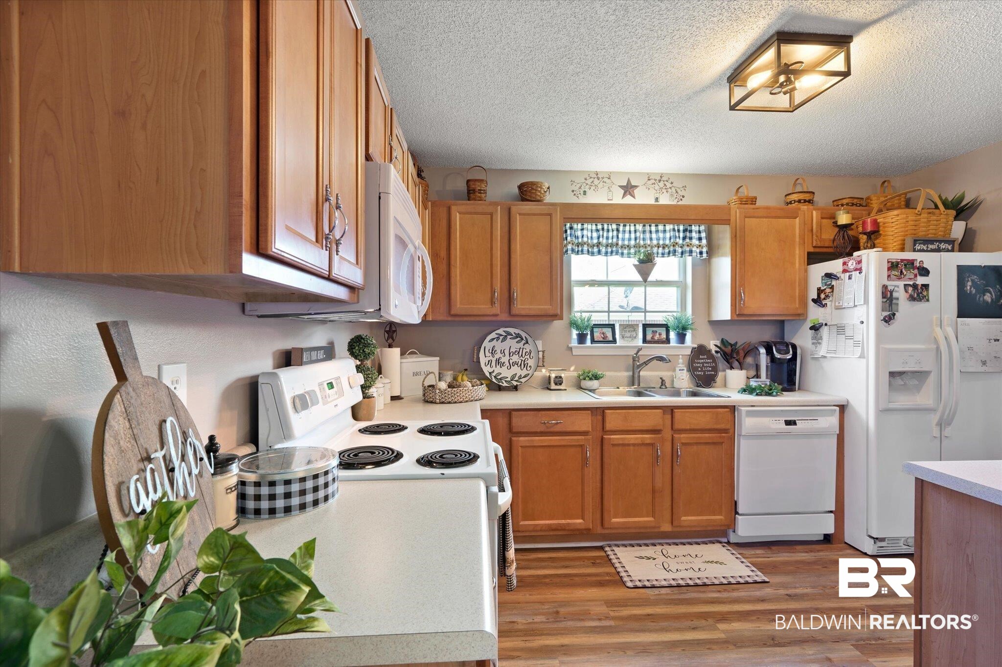 18672 Outlook Drive Loxley, AL 36551 - Photo 8 of 20 Kitchen