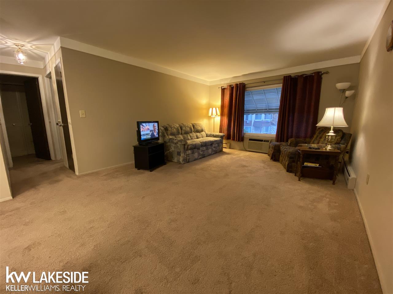30241 Utica Road Roseville, MI 48066 - Photo 3 of 10