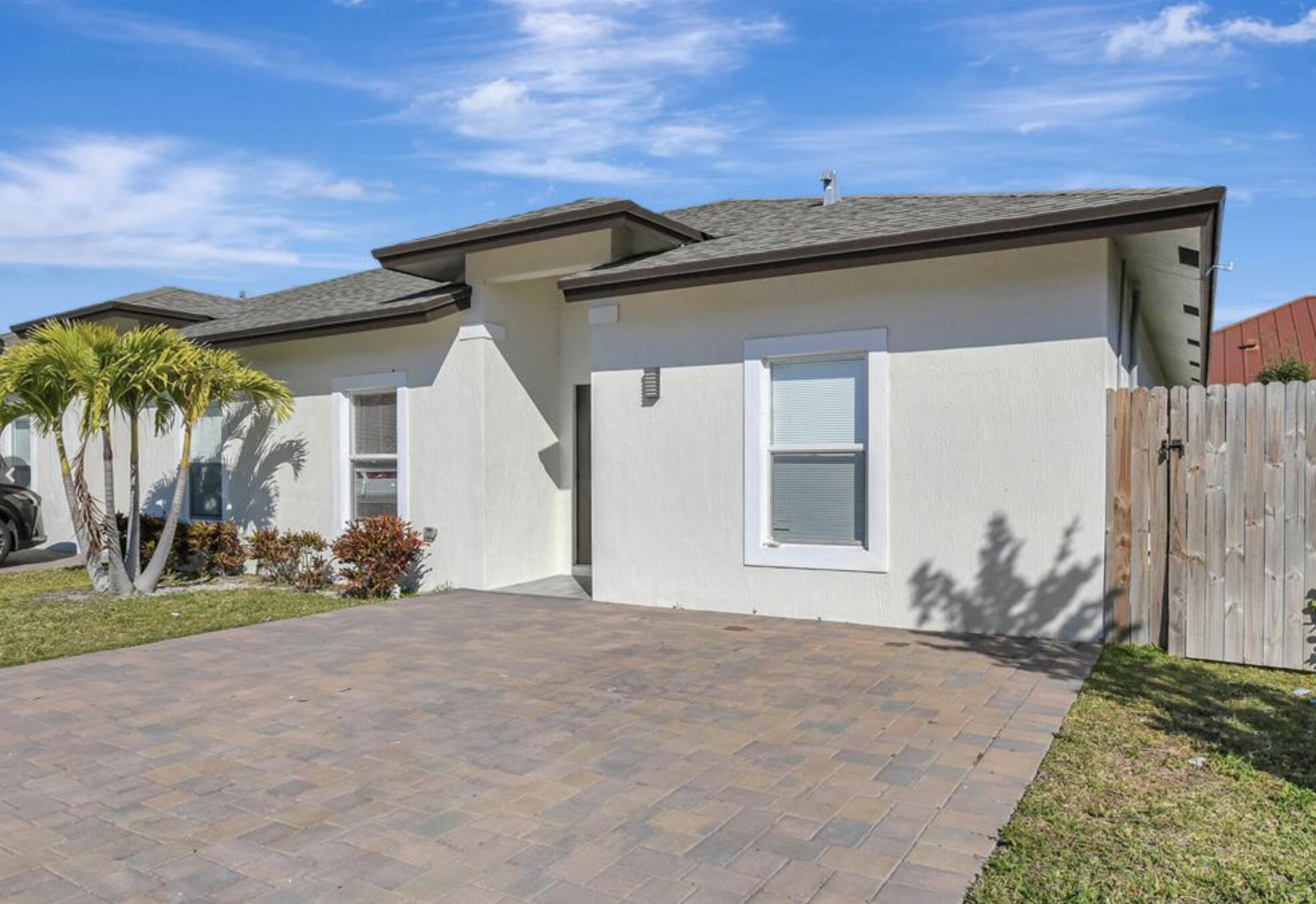 1562 West 26th Court Riviera Beach, FL 33404 - Photo 13 of 14 3