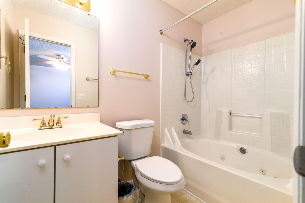 190 Droos Way Charleston, SC 29414 - Photo 12 of 31 12.Master Bath