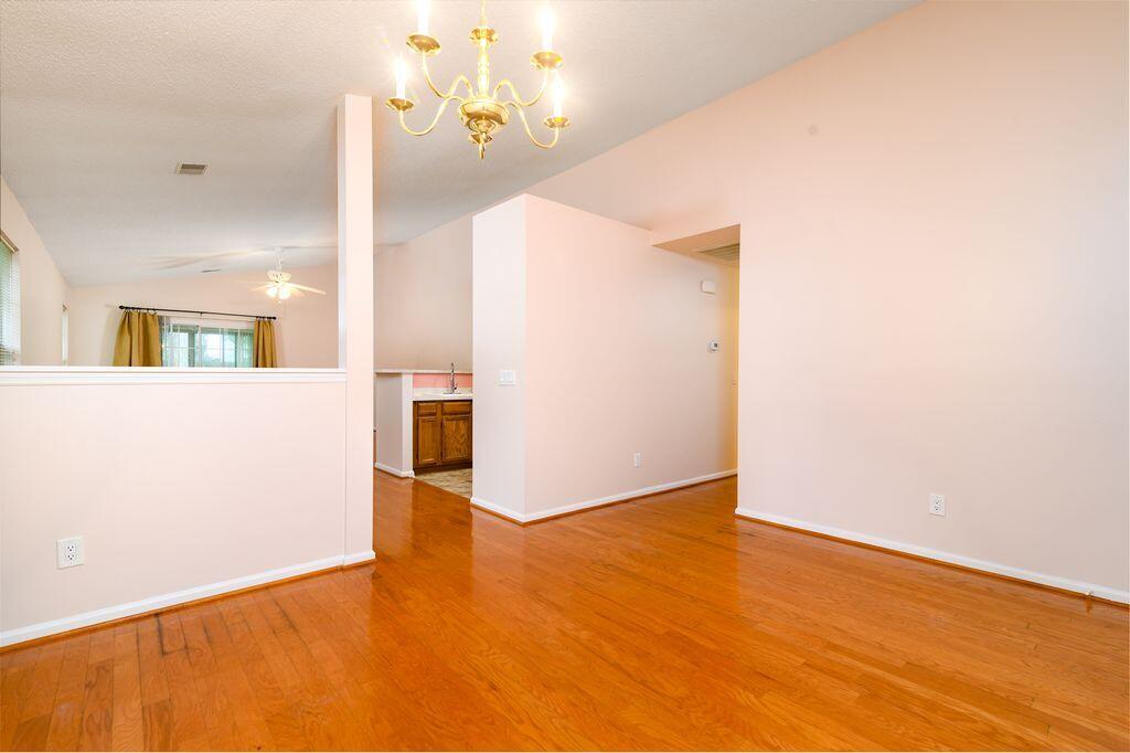 190 Droos Way Charleston, SC 29414 - Photo 4 of 31 4.DR.Kitchen