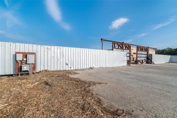 $6,500 | 18919 Aldine Westfield Road, Houston, TX 77073