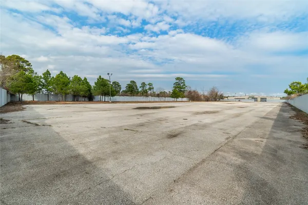 $6,500 | 18919 Aldine Westfield Road, Houston, TX 77073