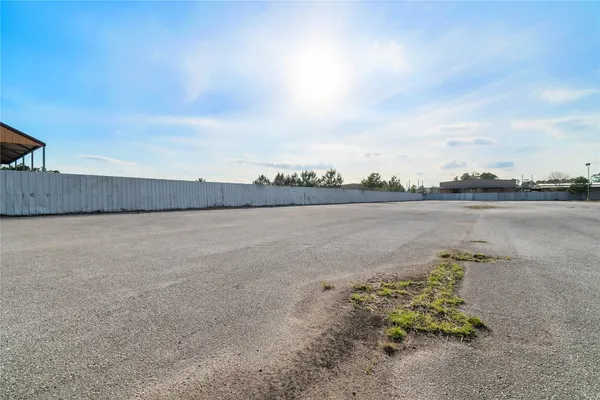 $6,500 | 18919 Aldine Westfield Road, Houston, TX 77073