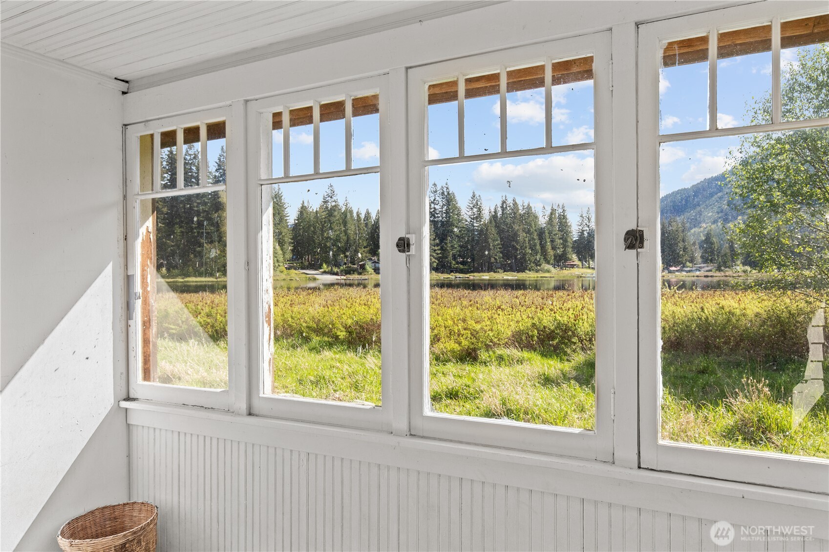 27525 West Lake Riley Road Arlington, WA 98223 - Photo 16 of 40